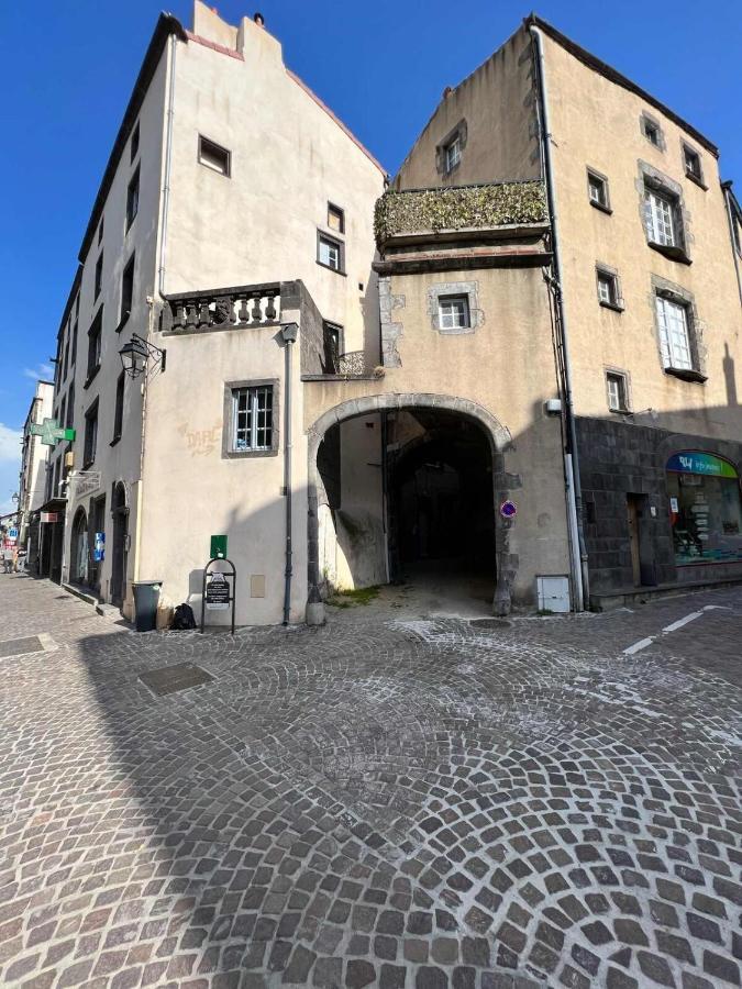 Charmant Studio, Au Coeur De La Ville De Riom Buitenkant foto